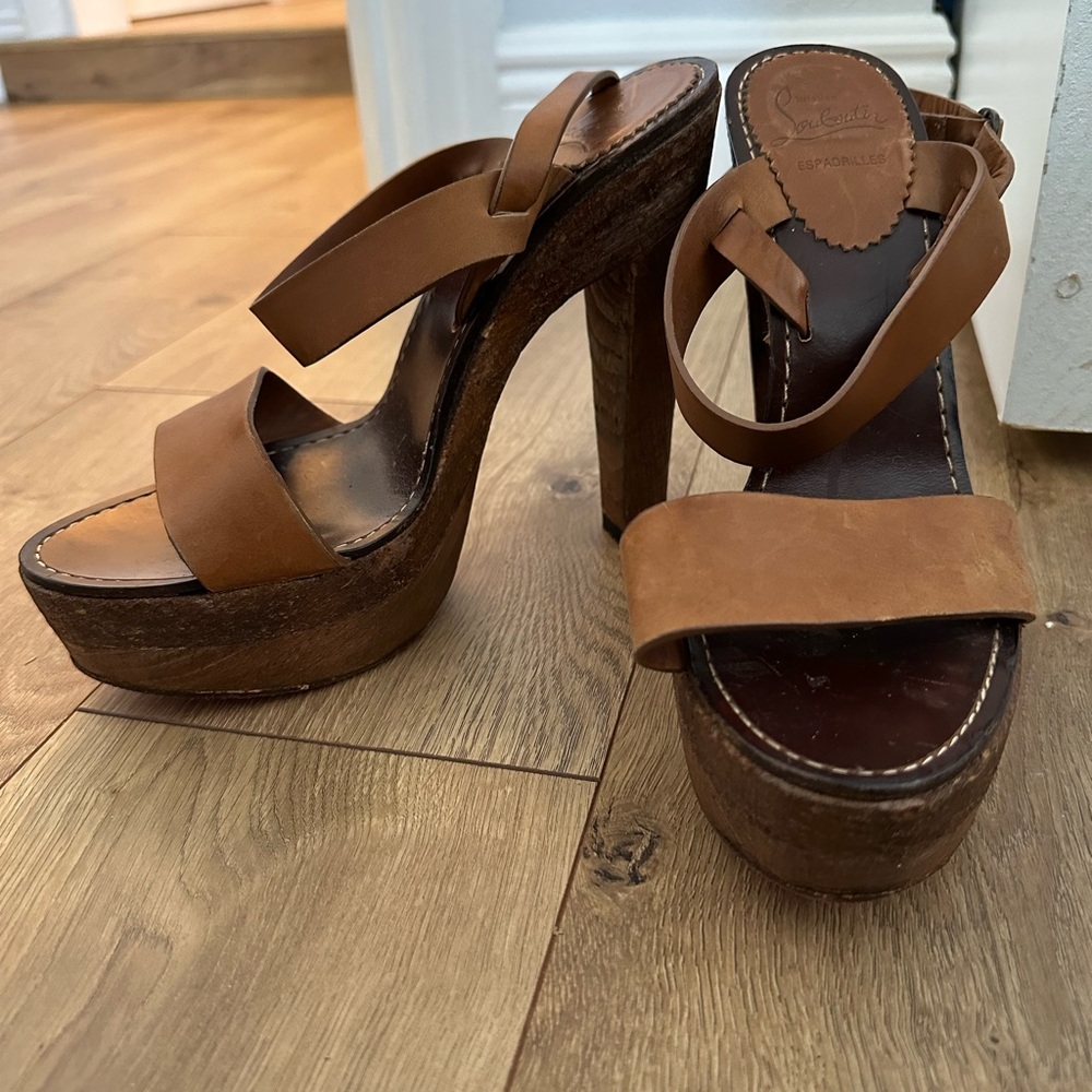 CHRISTIAN LOUBOUTIN Brown Platform Sandals with Leather Straps